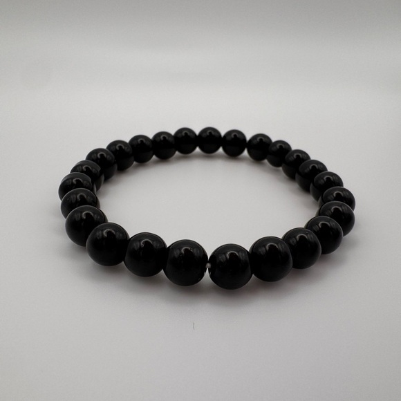 Elegant Black Beaded Bracelet - Picture 3 of 4